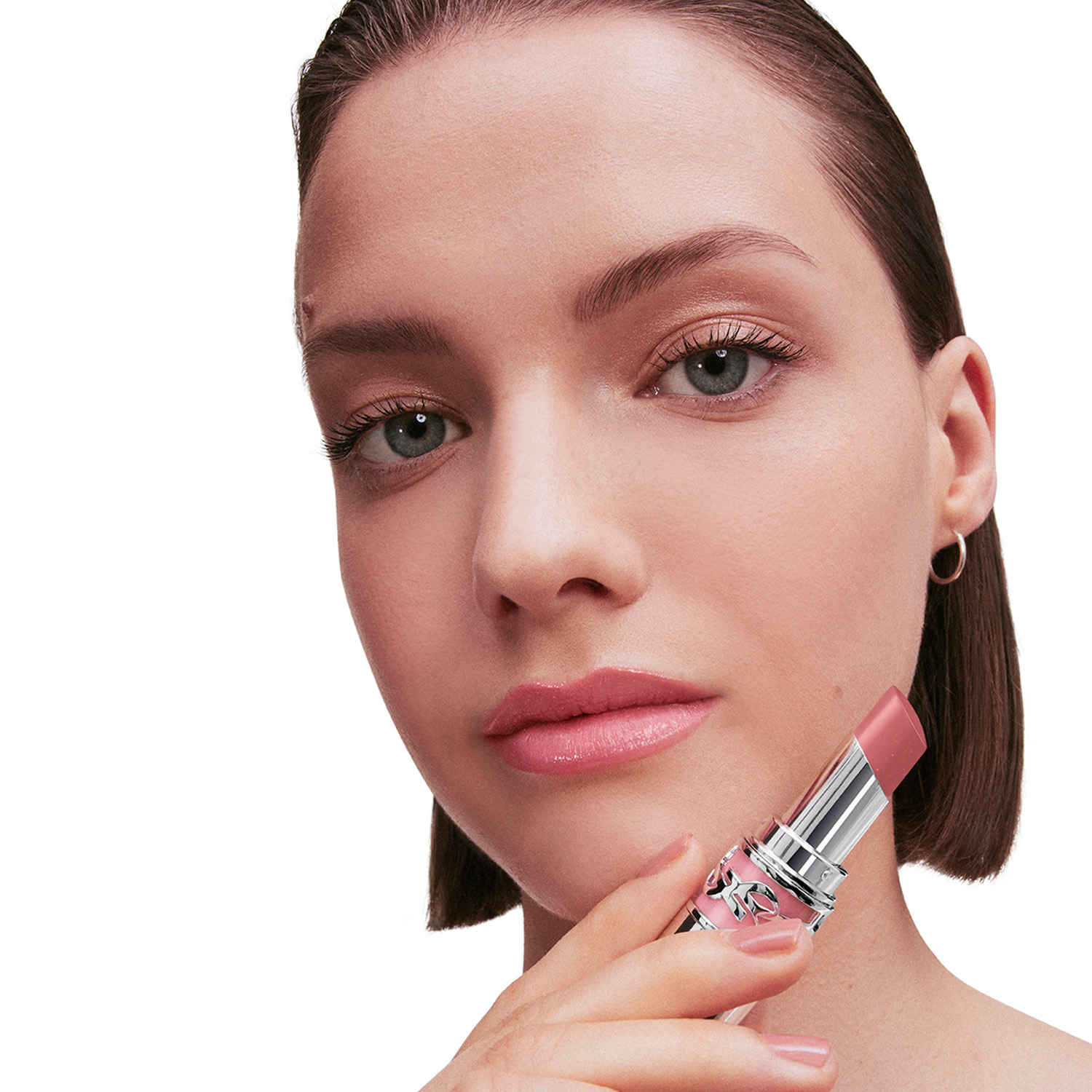 LOVESHINE EL NUEVO LABIAL DE ALTO BRILLO (LABIAL EN BARRA CON EFECTO BRILLOSO)
